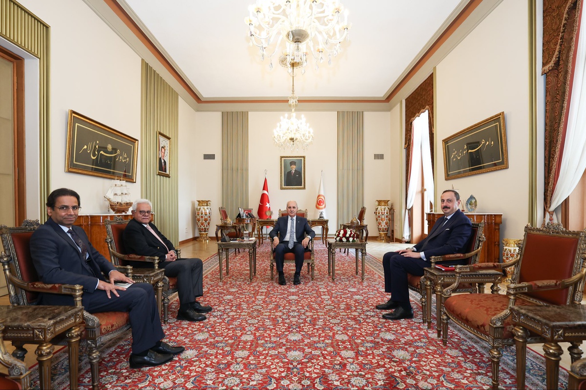 TBMM Başkanlığı, Kurtulmuş\'un Pakistan Büyükelçisi Junaid\'i kabul ettiğini açıkladı.