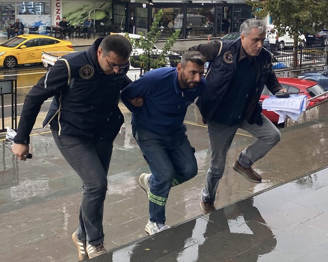 Çerkezköy'de bayrağı çöpe atan Yasin Türk, yanıltıcı bilgi yayma suçundan tutuklandı