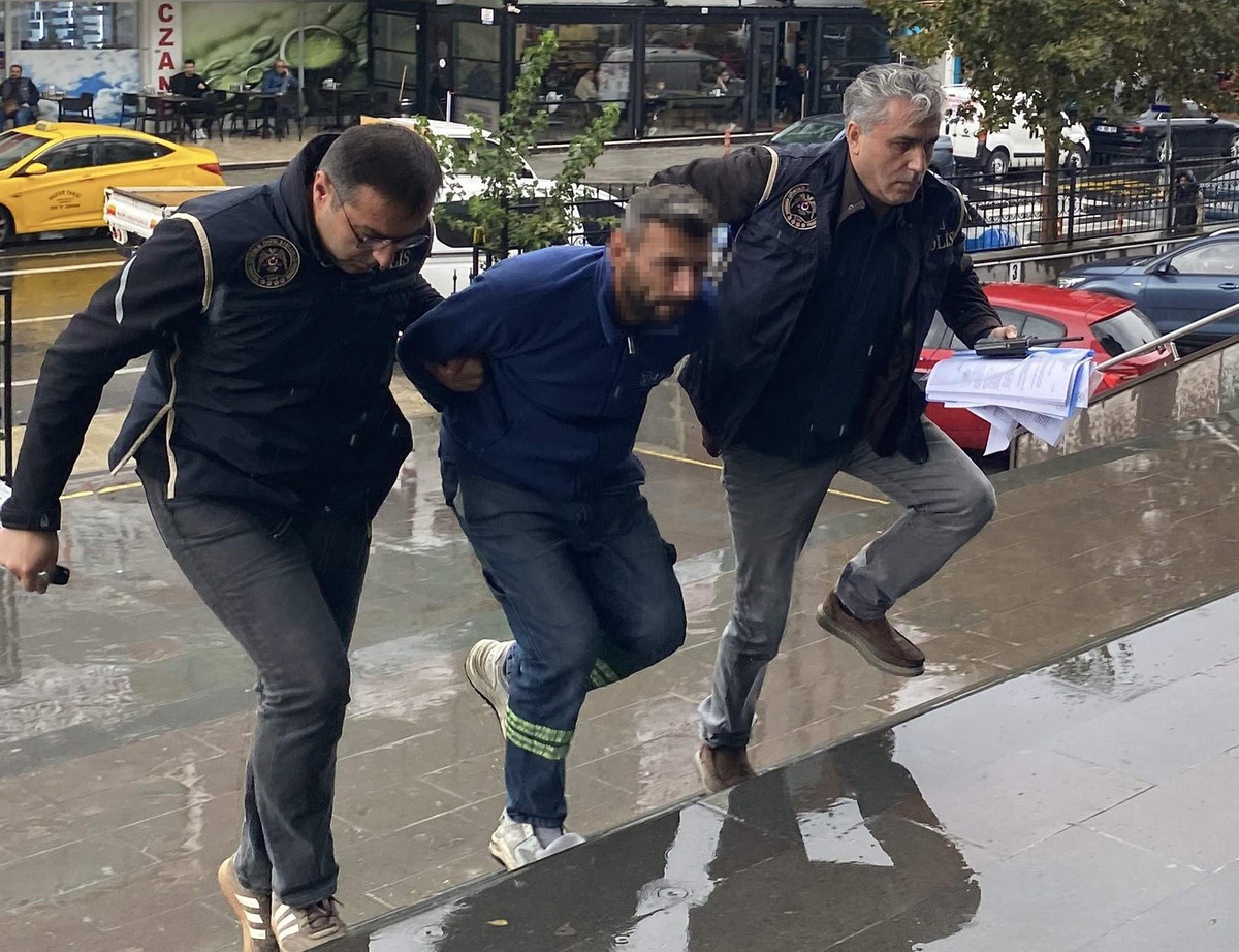 Tekirdağ Çerkezköy\'de çöpteki bayrağı görüntüleyip paylaşan Y.T. gözaltına alındı