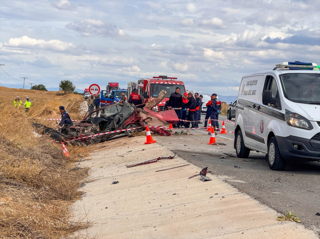 Uşak’ta korkunç kaza: Aynı aileden 3 kişi hayatını kaybetti