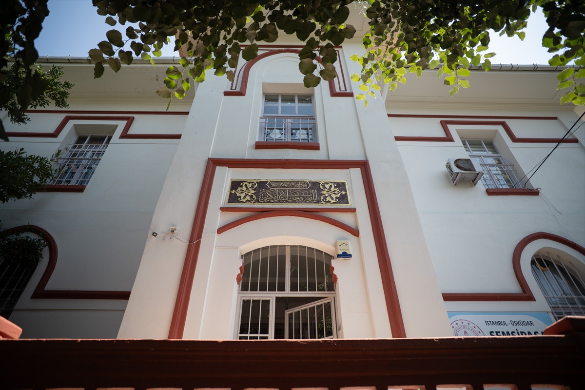 Üsküdar\'daki Şemsipaşa İlkokulu 268 yıllık geçmişiyle 225 öğrenciye eğitim veriyor