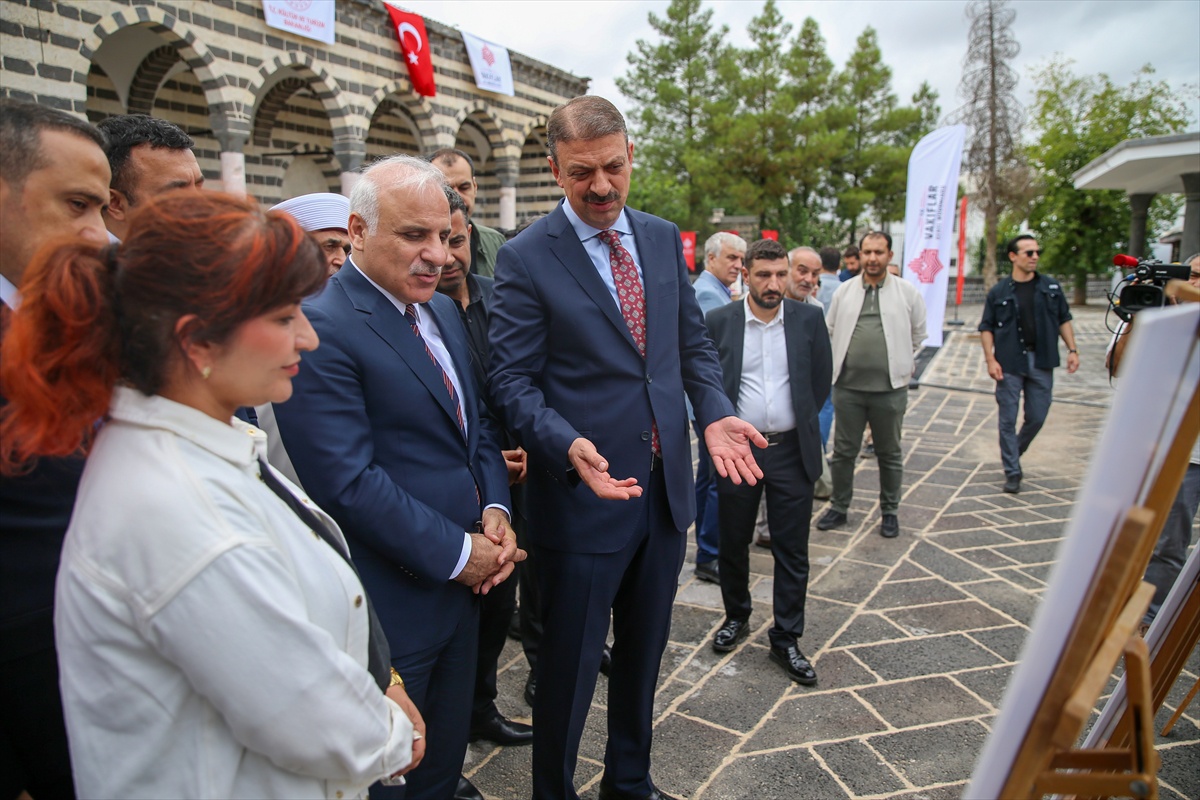Diyarbakır ve Bingöl\'deki 6 tarihi cami restorasyonun ardından ibadete açıldı