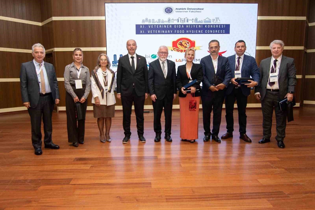 Veteriner Gıda Hijyeni Kongresi Erzurum\'da yapıldı, bayrak Kırıkkale\'ye devredildi