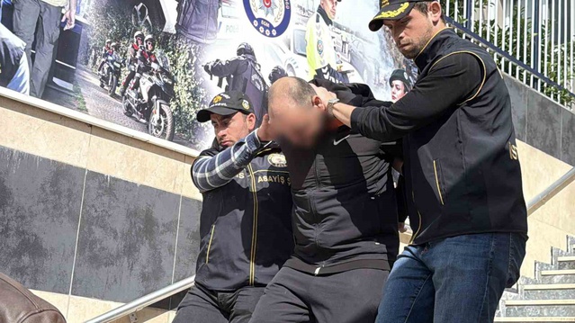 Şenol Ç., 30 yıl hapis cezasıyla 9 yılı aşkın aranıyordu, Gaziosmanpaşa'da yakalandı