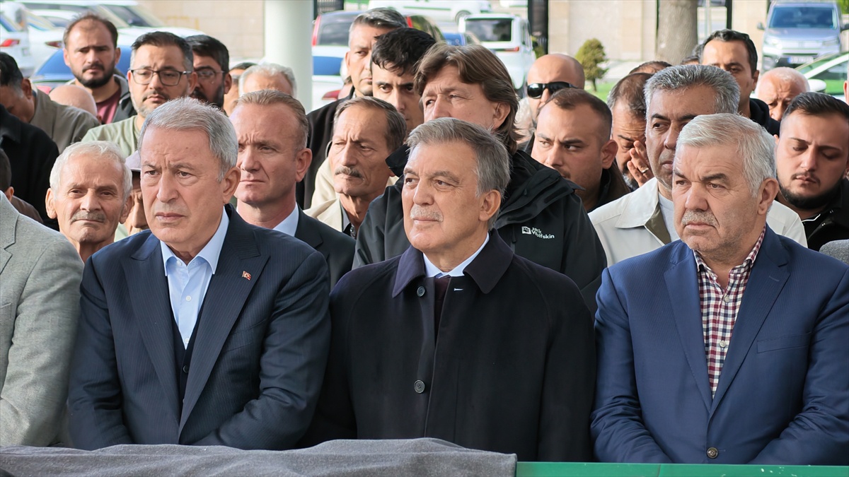 Abdullah Gül\'ün acı günü! Amcası Mustafa Gül son yolculuğuna uğurlandı