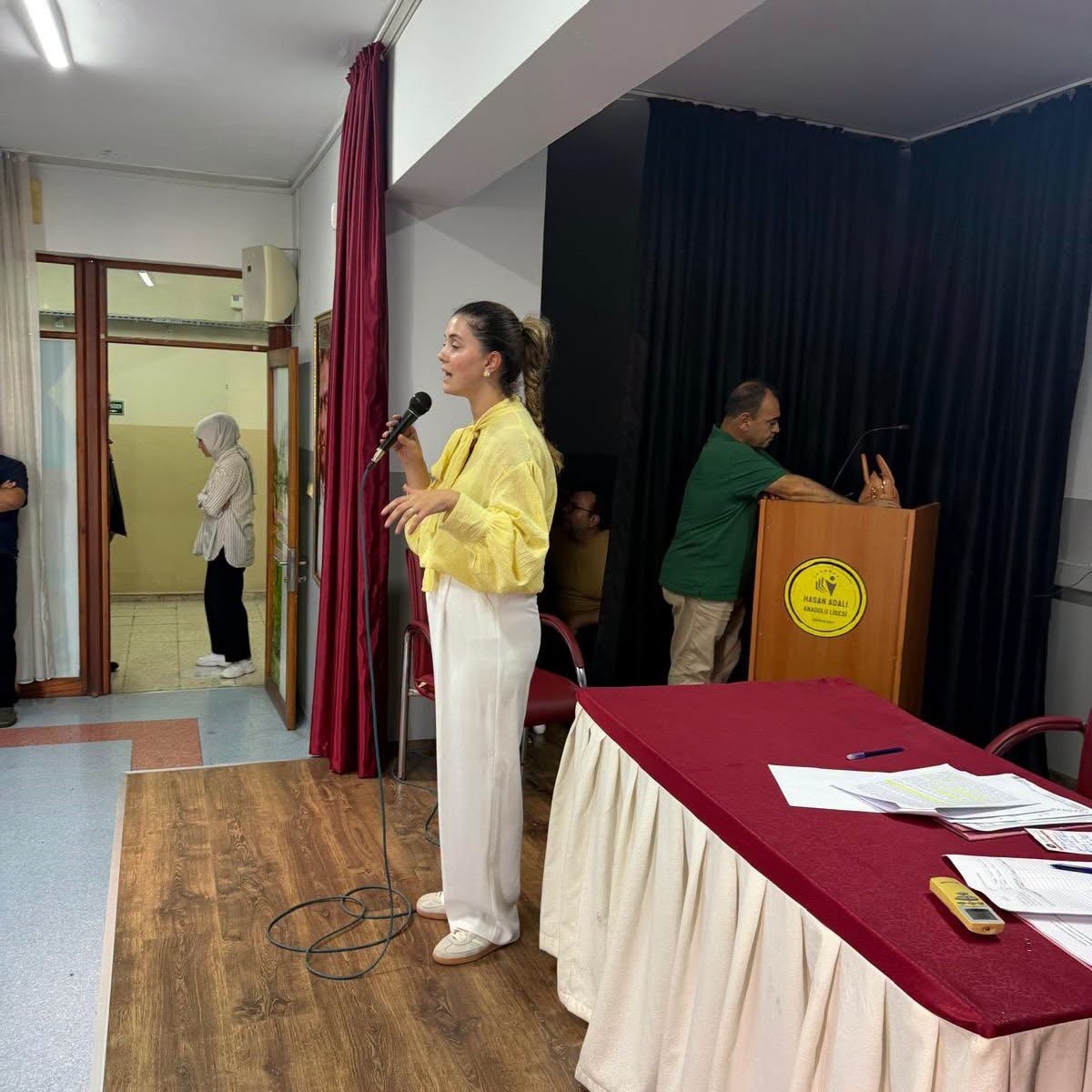 Aile Eğitim Programı kapsamında Adana\'da lise velilerine medya eğitimi verildi