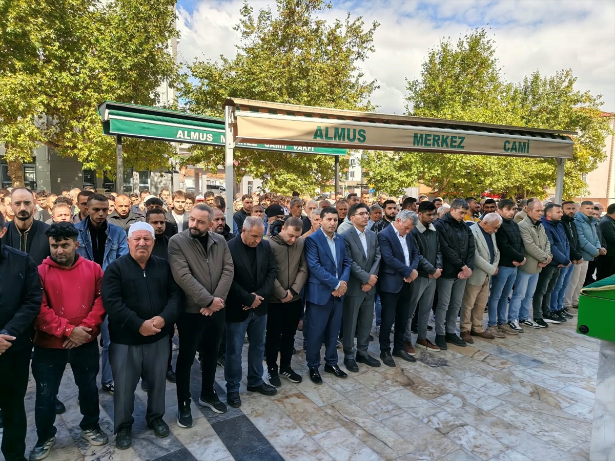 Almus Belediye Başkanı Özer\'in kayınpederi Şinasi Oğuz 72 yaşında hayatını kaybetti