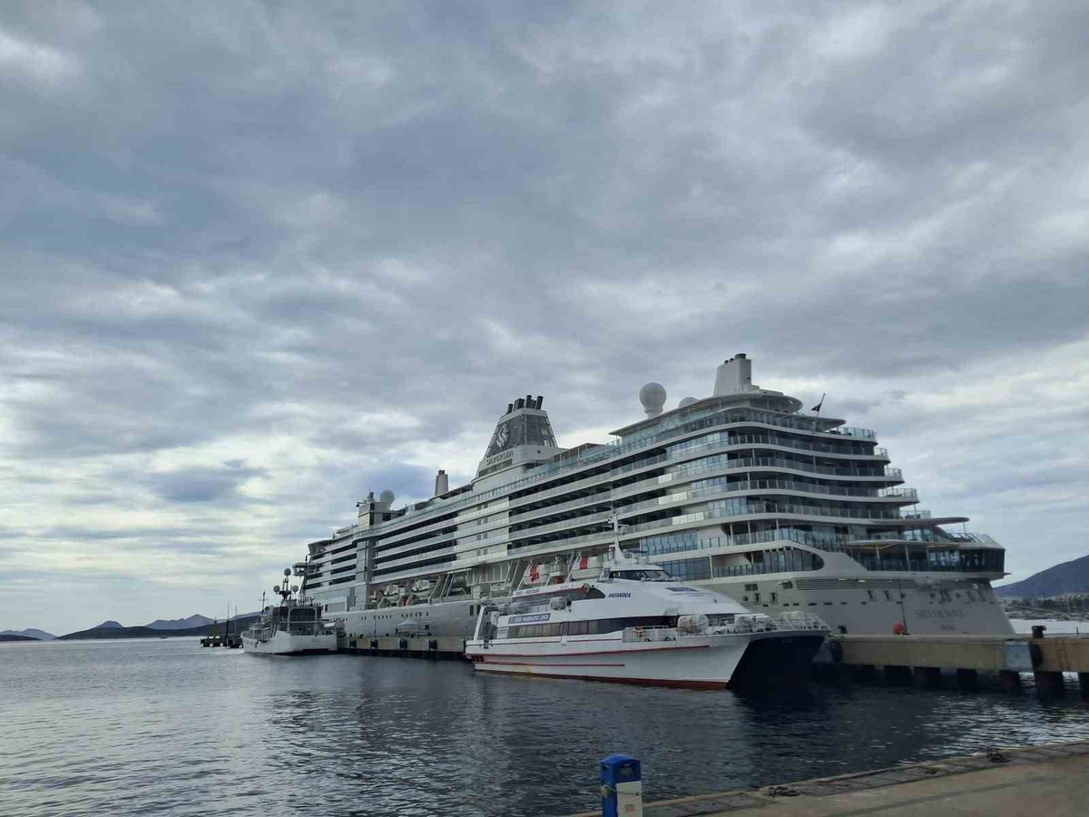 Silver Nova, Pire\'den Bodrum\'a 351 turist taşıdı, esnaf hareketlendi