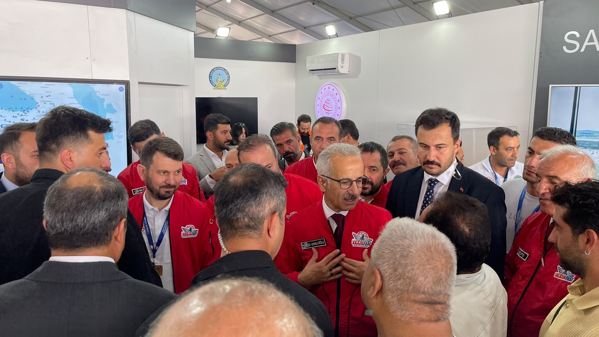 Bakan Uraloğlu, Şanlıurfa TEKNOFEST\'te ziyaretçi rekoru bekliyor