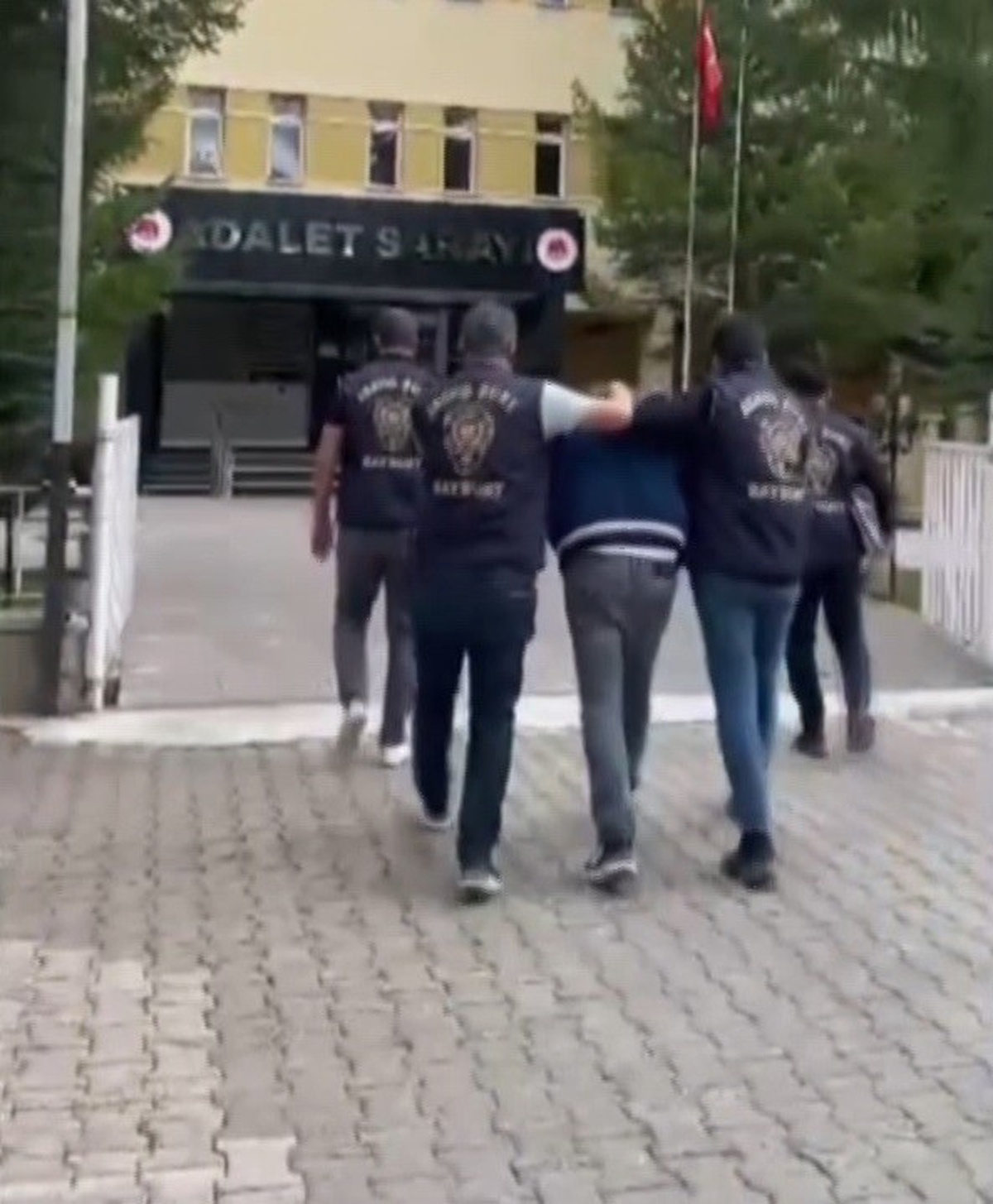 Yedek parça dolandırıcılığında 29 olayın şüphelisi İstanbul\'da yakalanıp tutuklandı