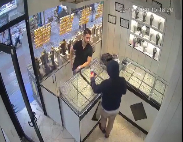 Hırsız kuyumcuyu kandırdı sandı! Asıl sürprizi kaçınca yaşadı