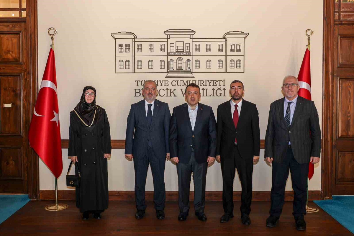 Bilecik Valisi Sözer, din görevlileriyle Valilik makamında görüştü