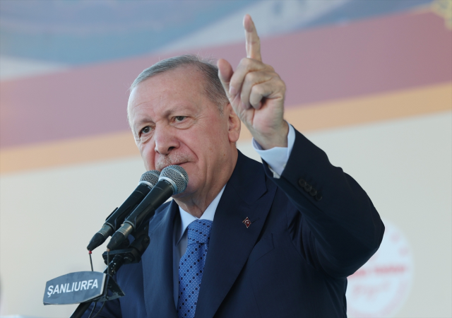Cumhurbaşkanı Erdoğan: Milletin malına el uzatanların yanlarına kar kalmayacak
