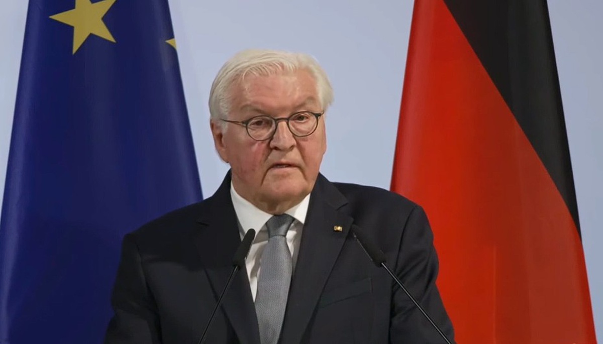 Steinmeier\'den Bremen\'deki Birlik Günü\'nde aşırı sağa karşı demokrasi uyarısı geldi