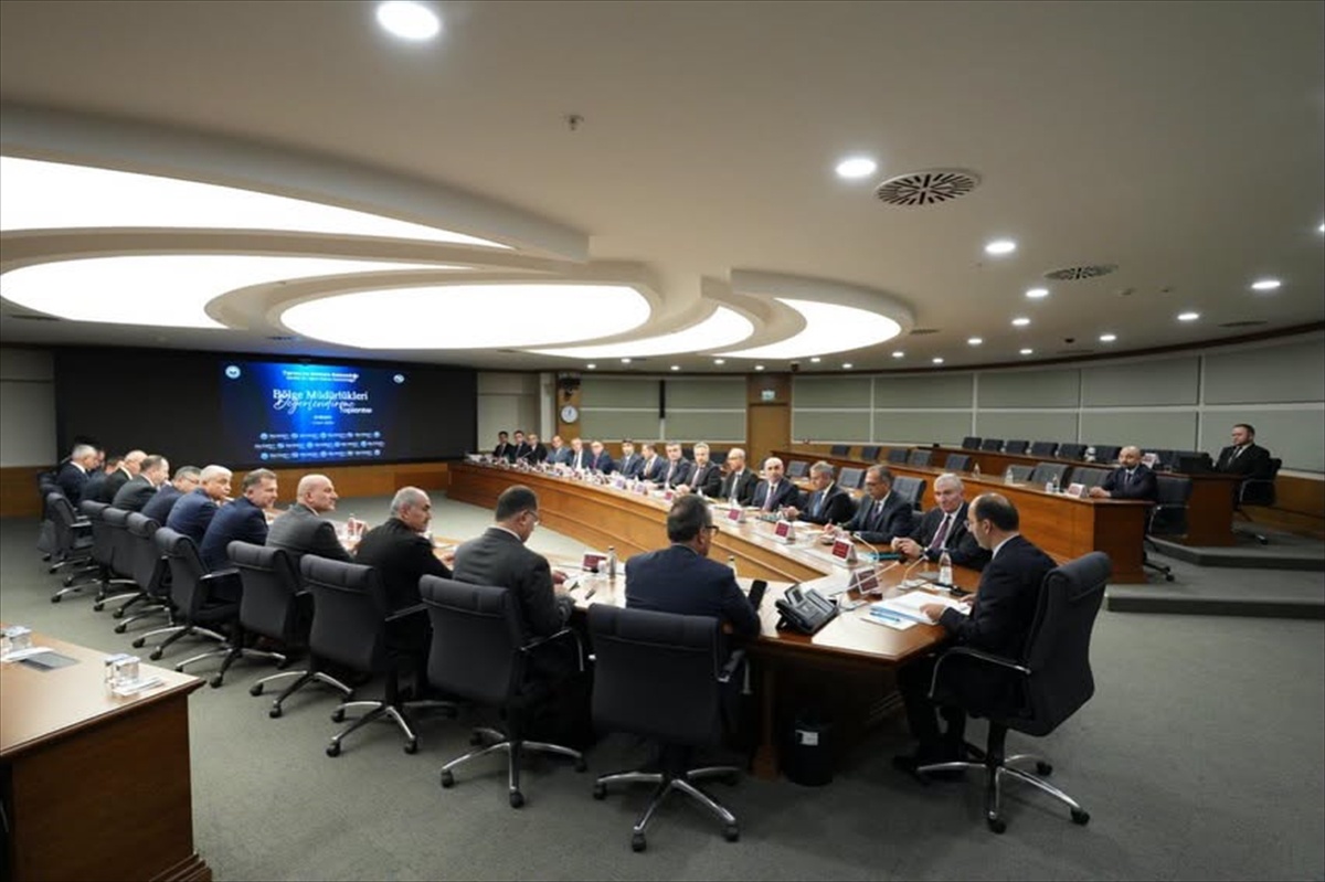 DSİ Bölge Müdürü Yücegök, yatırım ve projelerin değerlendirildiği toplantıya katıldı.