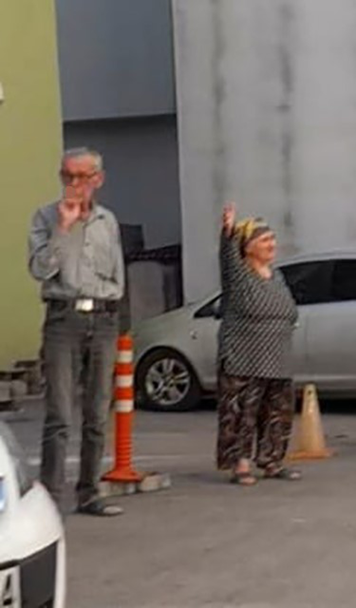 Edirne\'de makas attığı iddia edilen otomobil polis takibiyle durduruldu