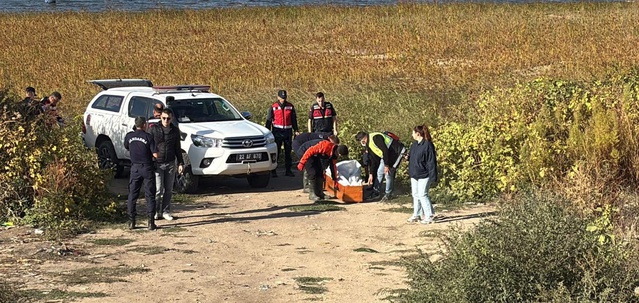 Edirne'de Meriç Nehri'nden çıkarılan erkek cesedi düzensiz göçmene ait olabilir