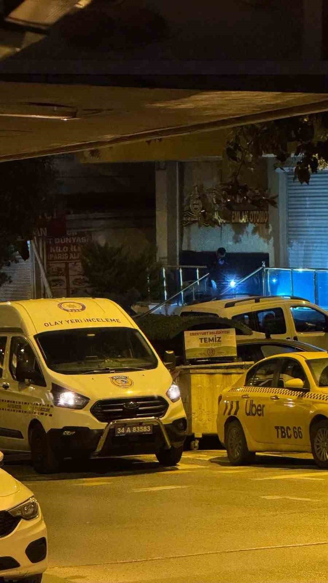 Esenyurt'ta emlak ofisine molotof atan kimliği belirsiz şahıslar aranıyor