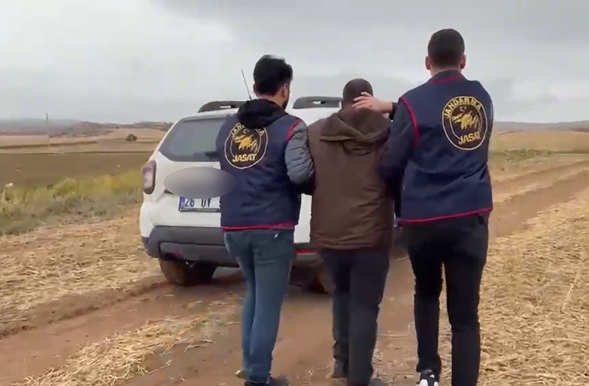 Eskişehir\'de çocuğun faili meçhul dosyası JASAT ile aydınlatıldı, baba tutuklandı