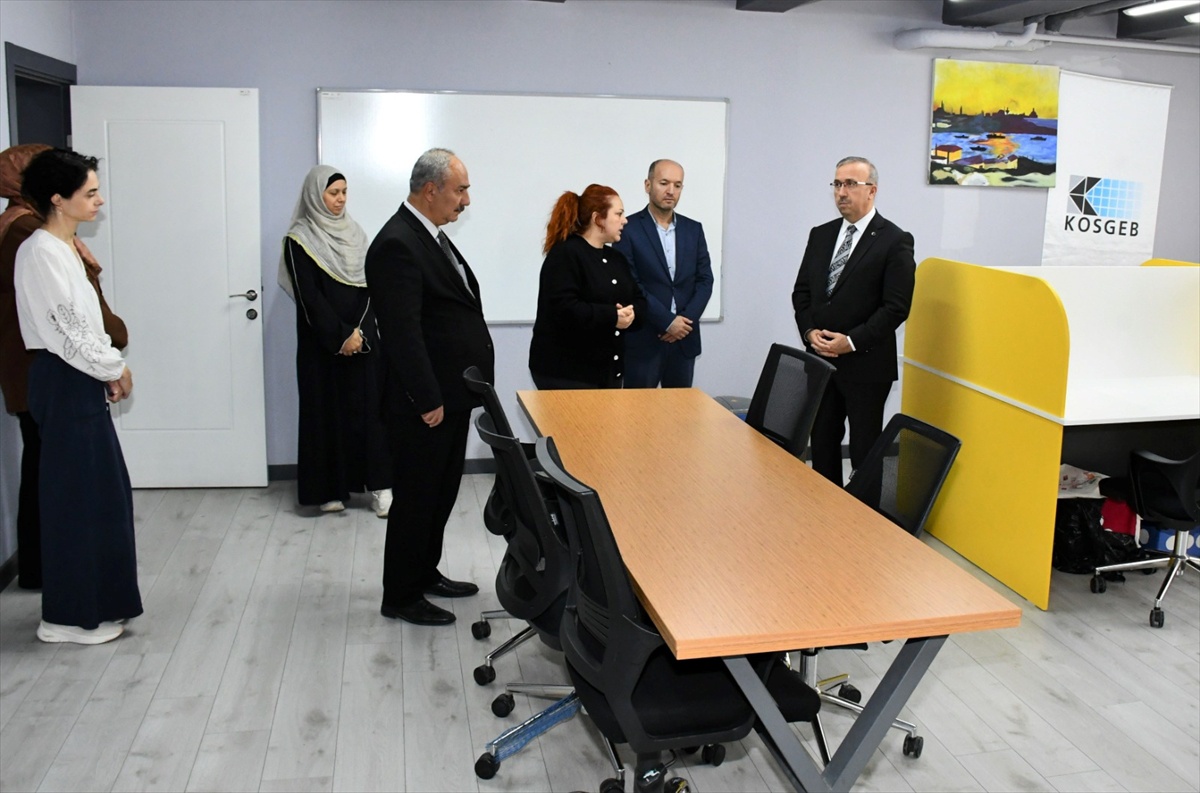 Eskişehir Milli Eğitim Müdürü, YEĞİTEK ve Ölçme Değerlendirme Merkezini ziyaret etti
