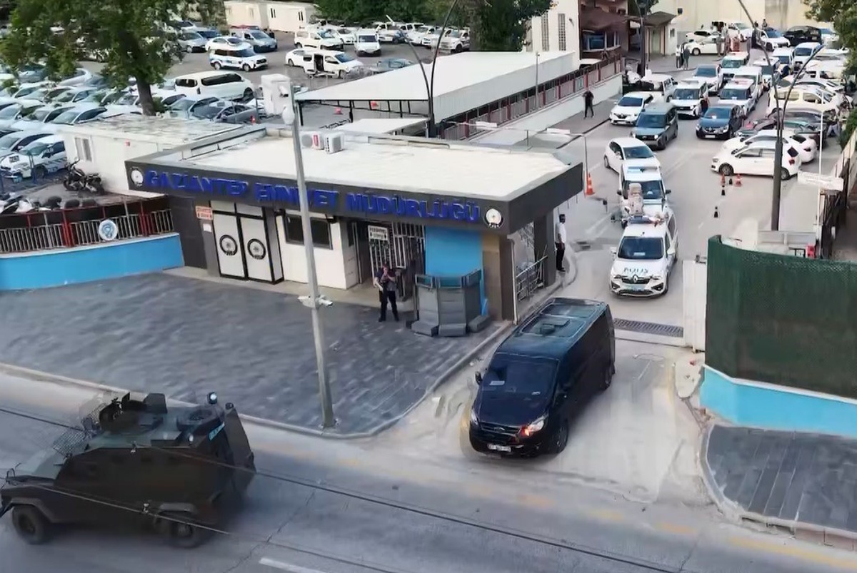 Gaziantep\'te aranan 155 şüpheli, özel harekat destekli operasyonla yakalandı