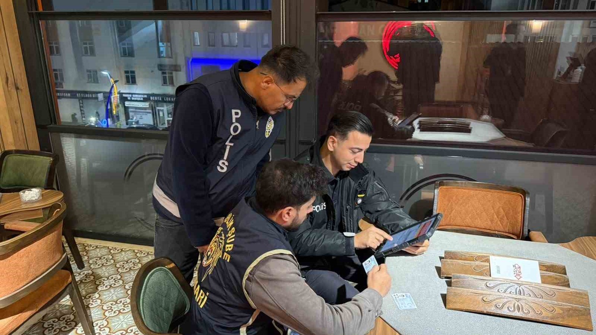 Hakkari\'de asayiş denetiminde aranan 7 şahıs yakalandı, 716 kişi sorgulandı
