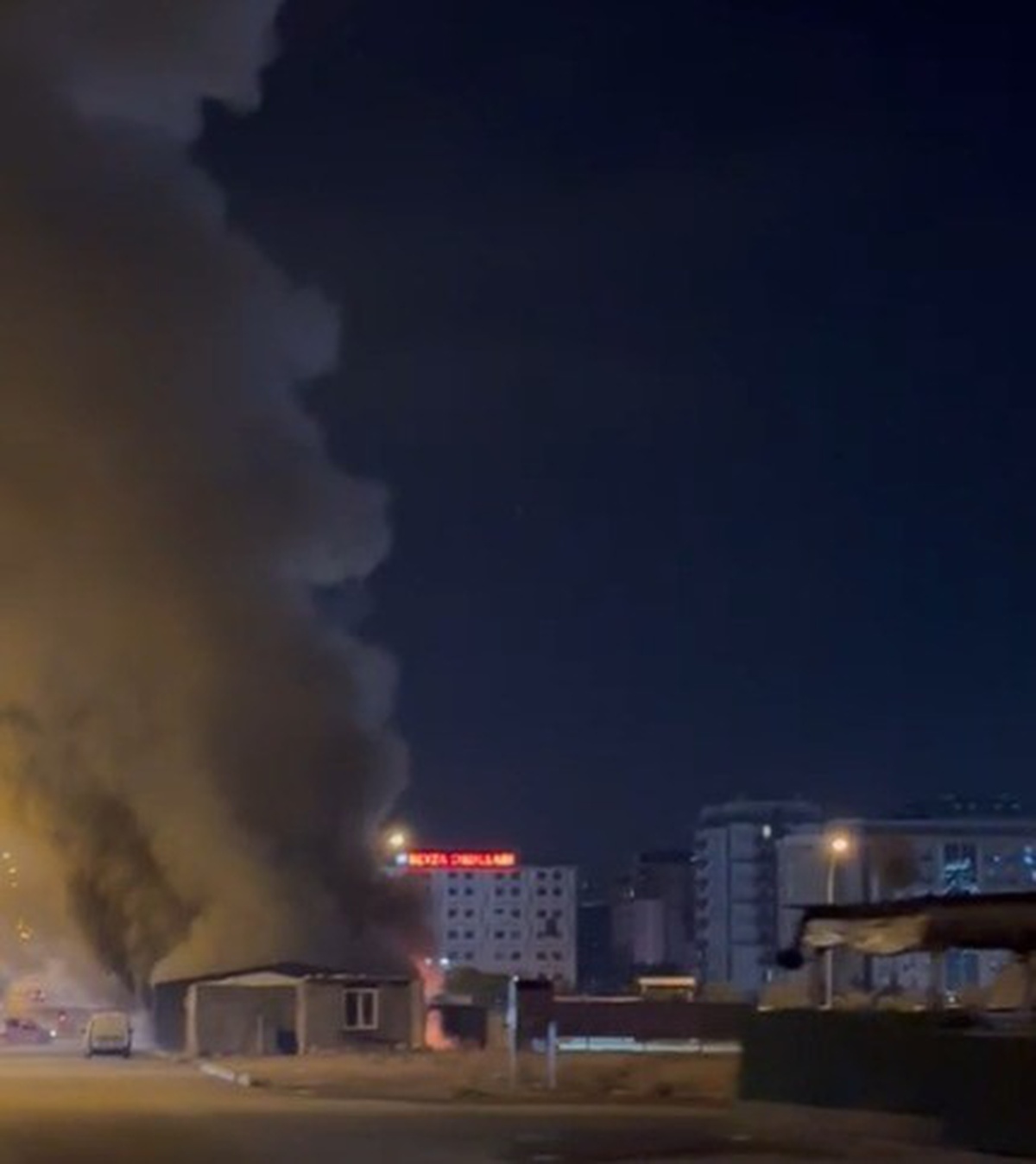 Kahramanmaraş Onikişubat\'ta iş yerindeki yangın söndürüldü, maddi hasar oluştu