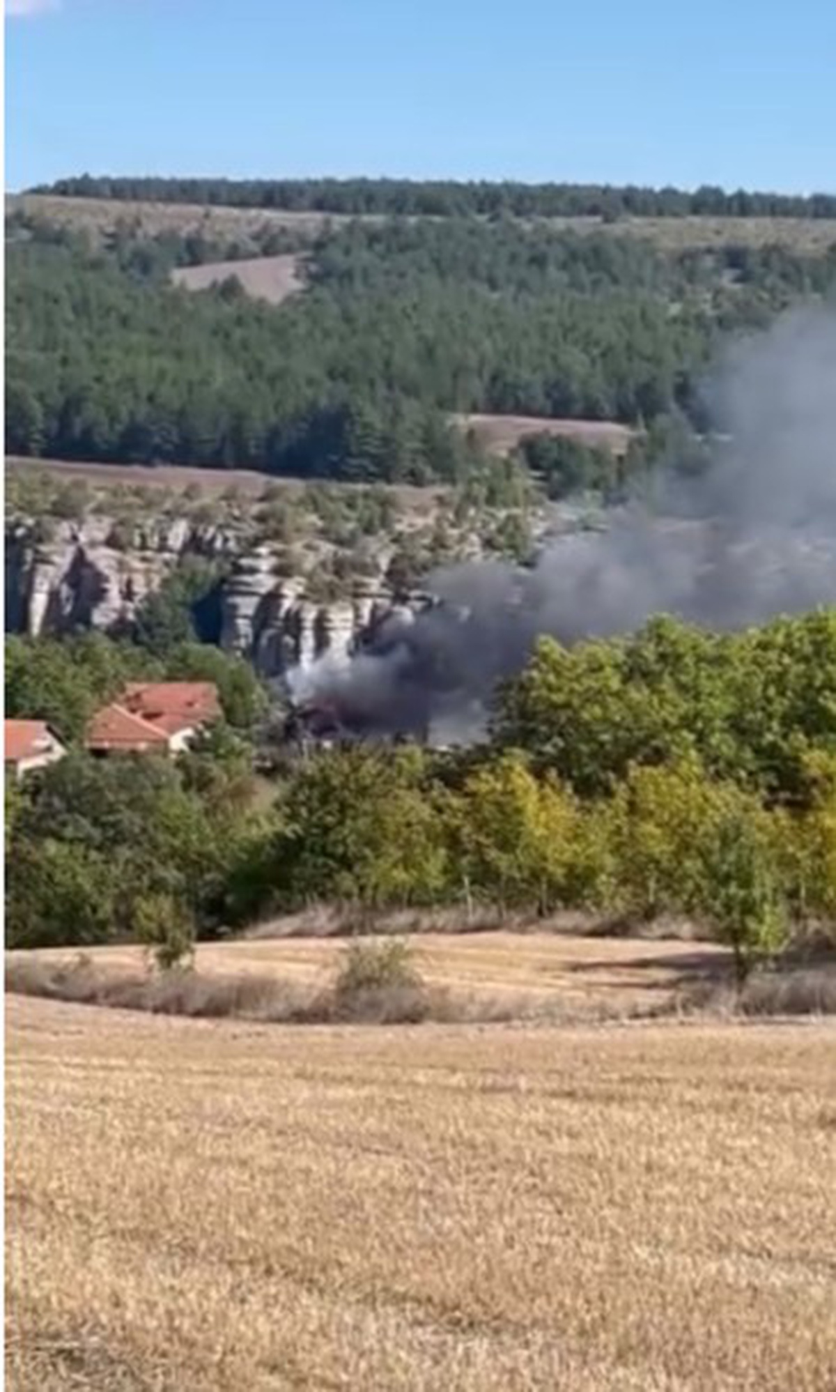 Karabük Safranbolu\'da evin çatısındaki yangın itfaiye ekiplerince söndürüldü