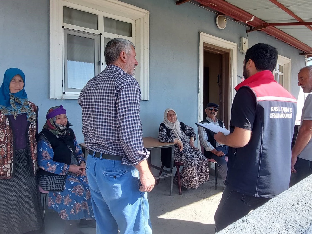 Kars Tarım ve Orman Müdürlüğü, tarım ve hayvancılık için üreticileri sahada dinliyor