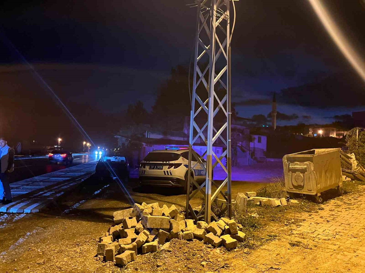 Kastamonu Taşköprü\'de yolcu otobüsü 32 yaşındaki yayaya çarptı, yaya kurtarılamadı