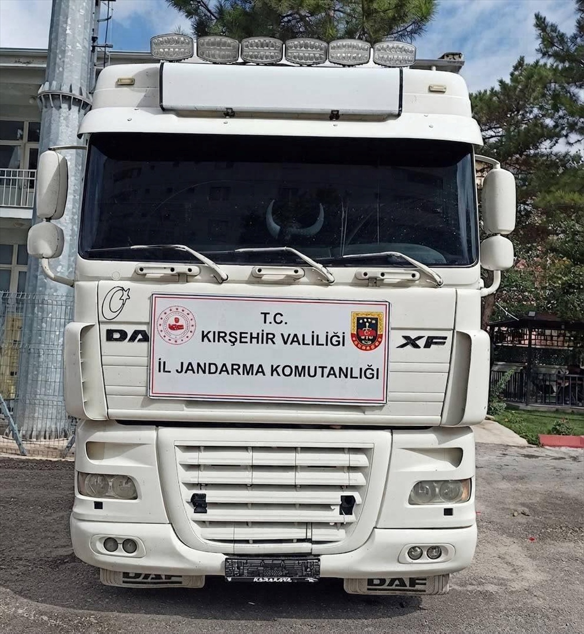 Kırşehir\'deki denetimde tırın şasi numarası değiştirilmiş, motor başka araca ait