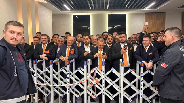 Resmi olmayan sonuçlara göre KUTSO'da Turuncu Liste 15 komitenin tamamını kazandı