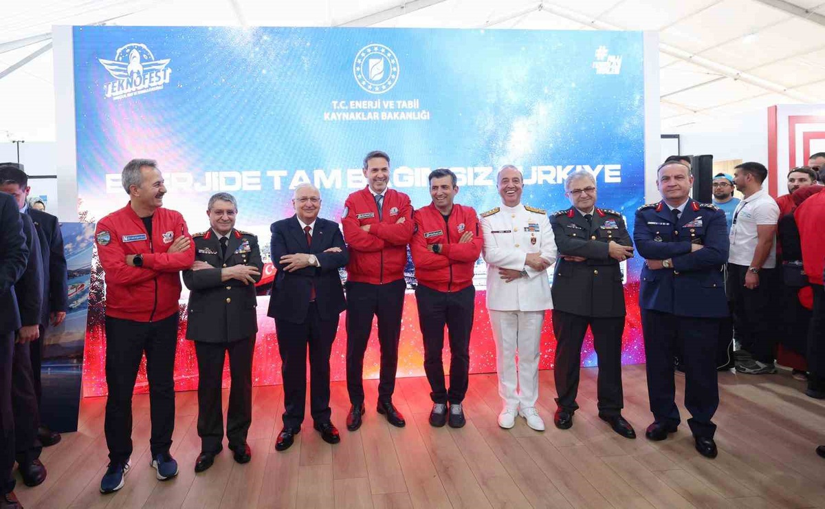 Bakan Güler ve TSK komuta kademesi TEKNOFEST için Şanlıurfa\'ya geçti