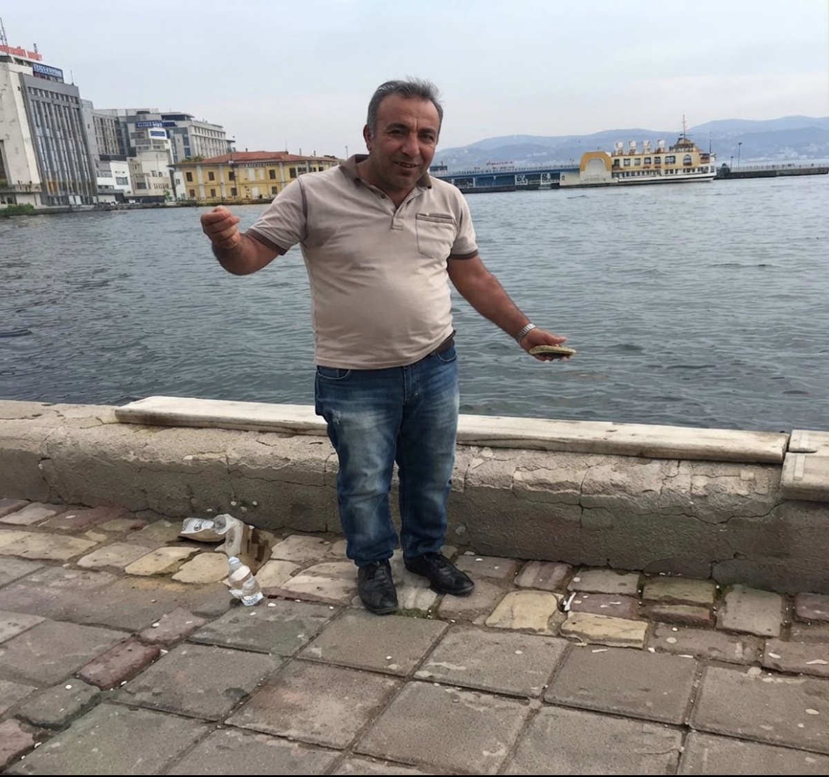 Bir anda göçük oldu! Mahalle muhtarı toprak altında kaldı