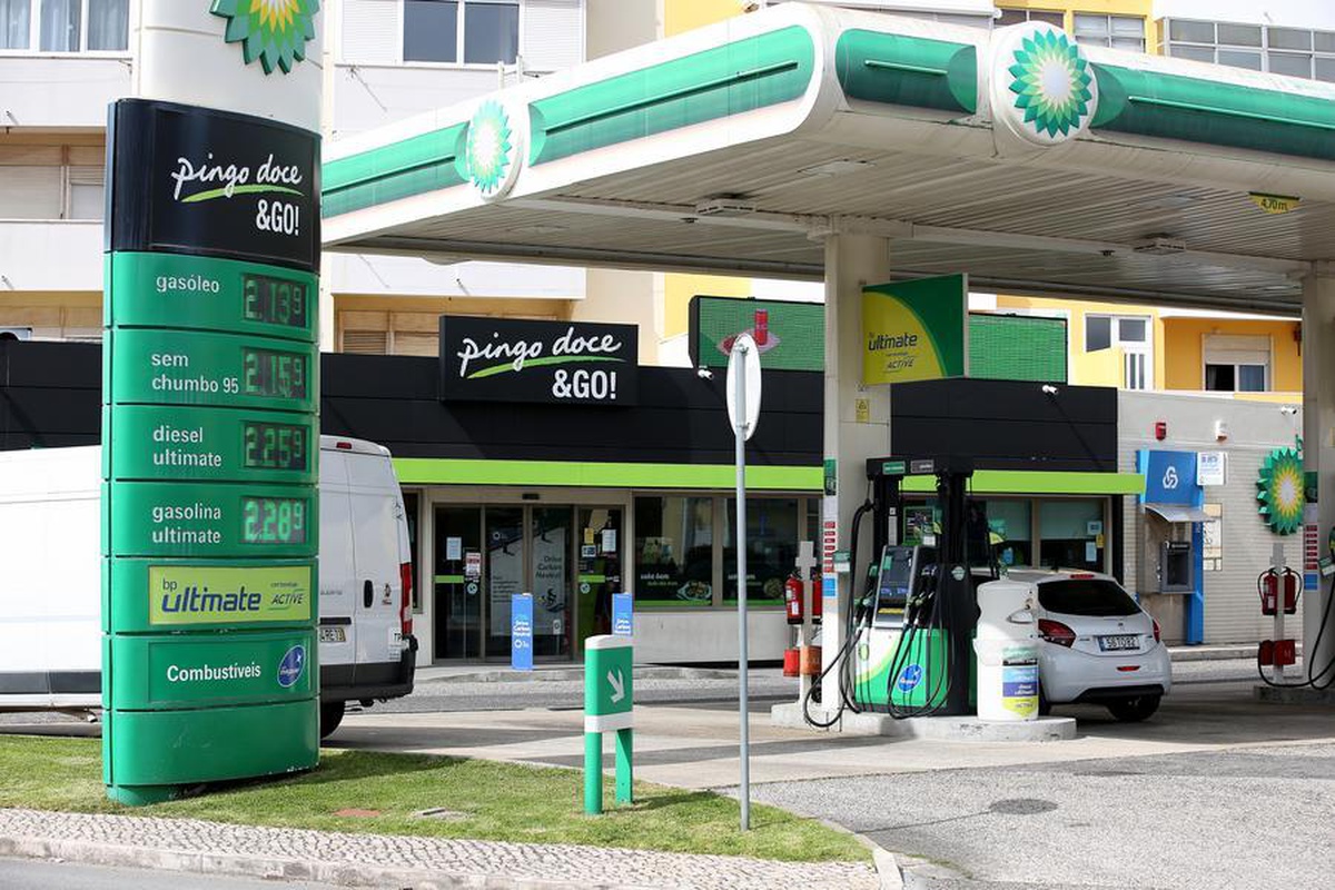 Portekiz\'de çiftçiler mazot fiyatlarına tepki için Serpa\'da EN260\'ı kapattı
