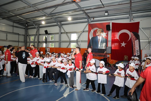 Samsun'da Avrupa Spor Haftası etkinliğinde 300 öğrenci sokak oyunlarıyla buluştu