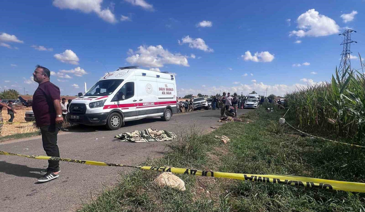 Şanlıurfa Akçakale\'de motosiklet traktör mibzerine çarptı, 2 çocuk hayatını kaybetti