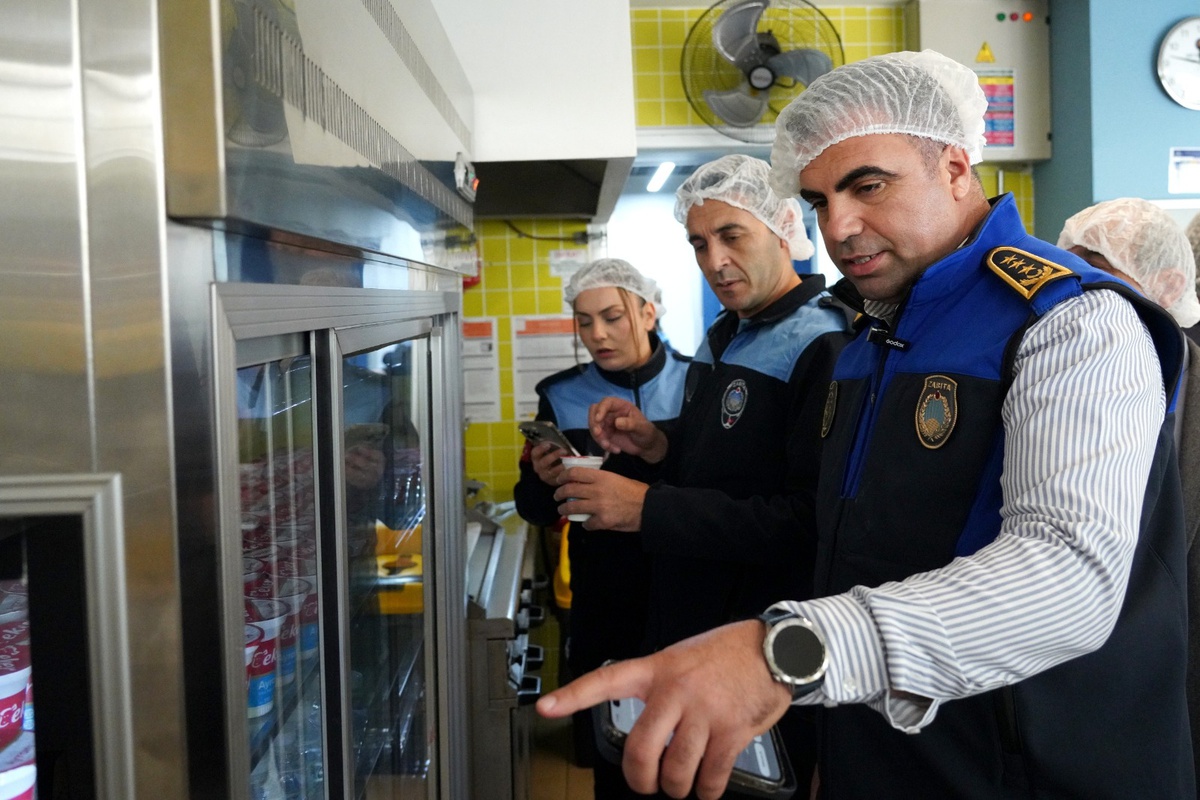 Şişli\'de market denetiminde tarihi geçmiş ürünler toplatıldı, kantinler uyarıldı