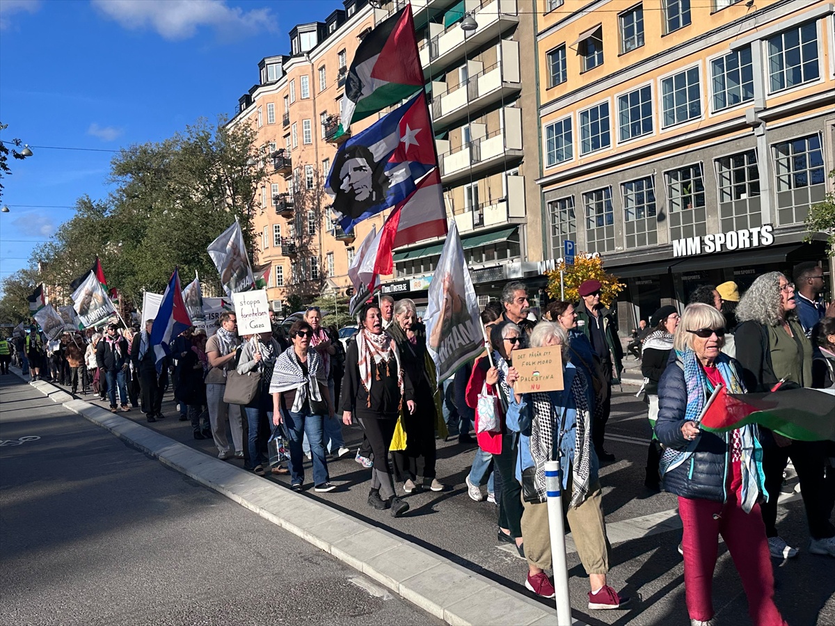 Stockholm\'de İsrail\'in saldırıları ve ateşkes ihlalleri Odenplan\'da protesto edildi