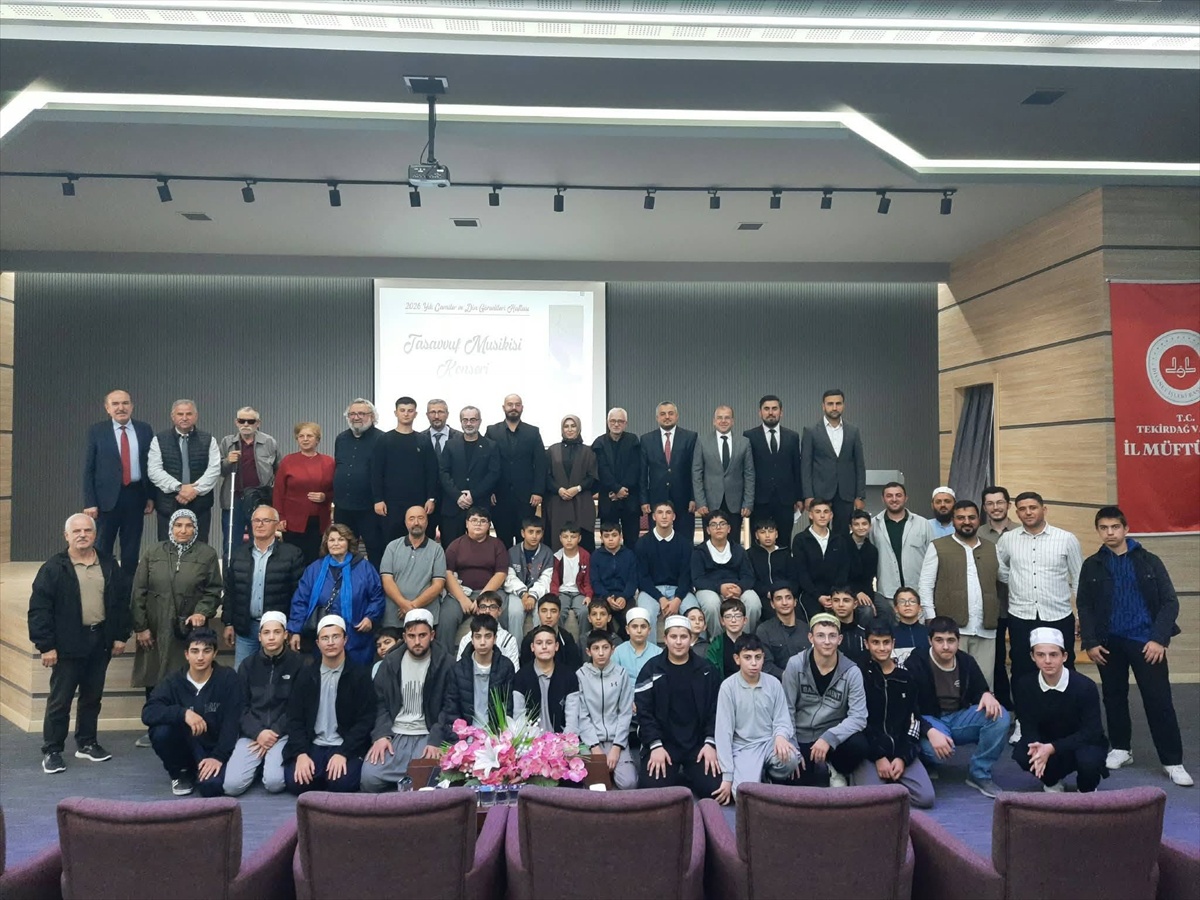 Tekirdağ\'da tasavvuf musikisi konserine din görevlileri ve öğrenciler katıldı