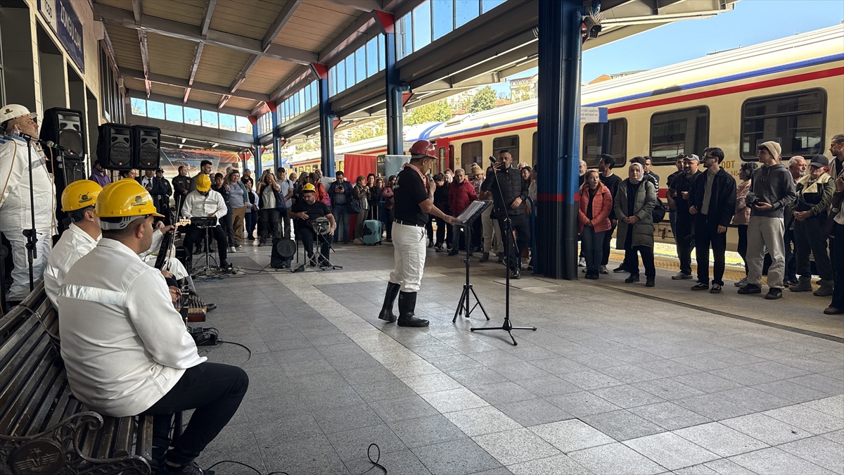 Turistik Karaelmas Ekspresi 5. seferiyle Zonguldak\'a 101 turist getirdi