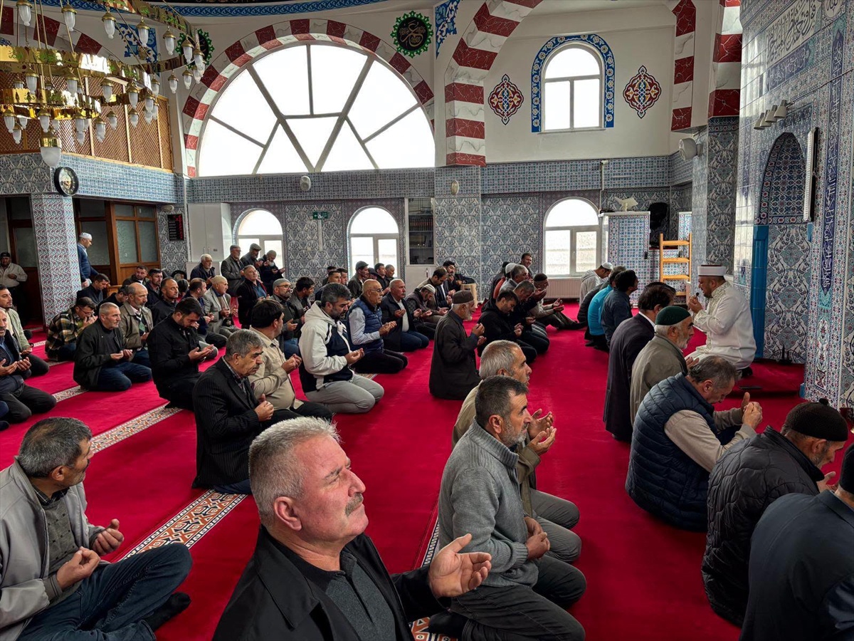 Ulaş\'ta Camiler Haftası, vefat eden din görevlileri için mevlit okutularak kutlandı