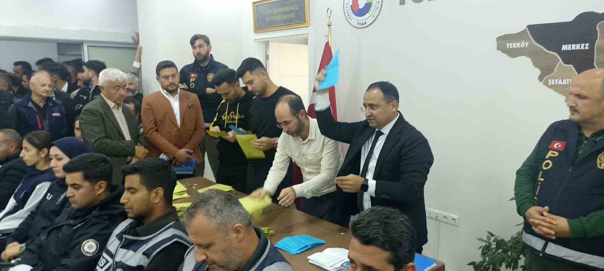 Yakup Bulut, Yozgat Ticaret Borsası başkanlığına 174 oyla seçildi