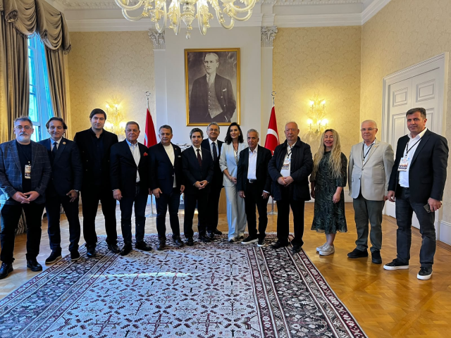 175 yıl aradan sonra bir ilk! KGK, Londra’da dostluk rüzgarı estirdi