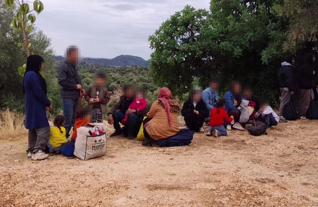 Antalya Demre'de göçmen operasyonunda 19 düzensiz göçmen ve 3 organizatör yakalandı