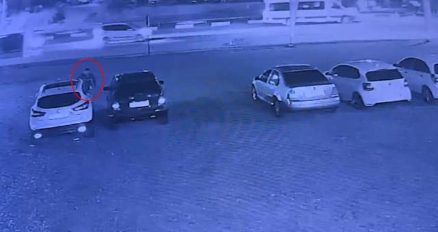 Antalya Serik'te oto galeri önünde 6 otomobil kundaklandı, şüpheli polise teslim oldu
