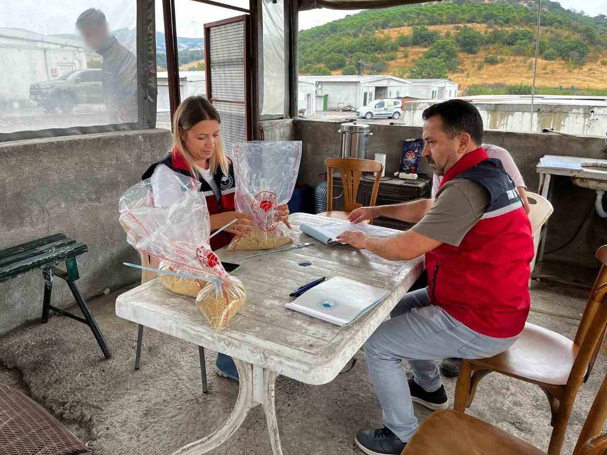 Balıkesir\'de yem fabrikaları ve kanatlı işletmeleri denetlendi, 97 numune alındı