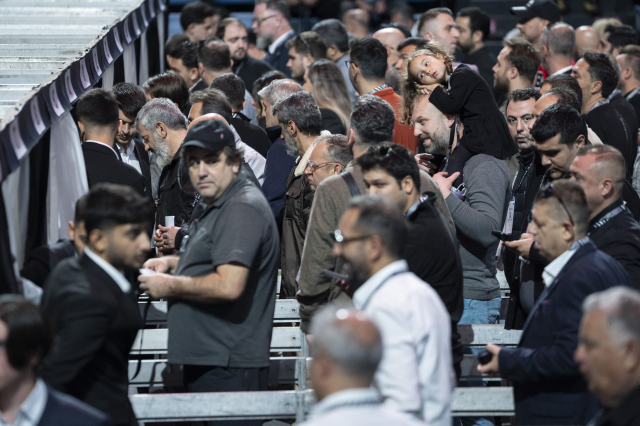 Beşiktaş'ta Serdal Adalı yeniden başkanlığa seçildi