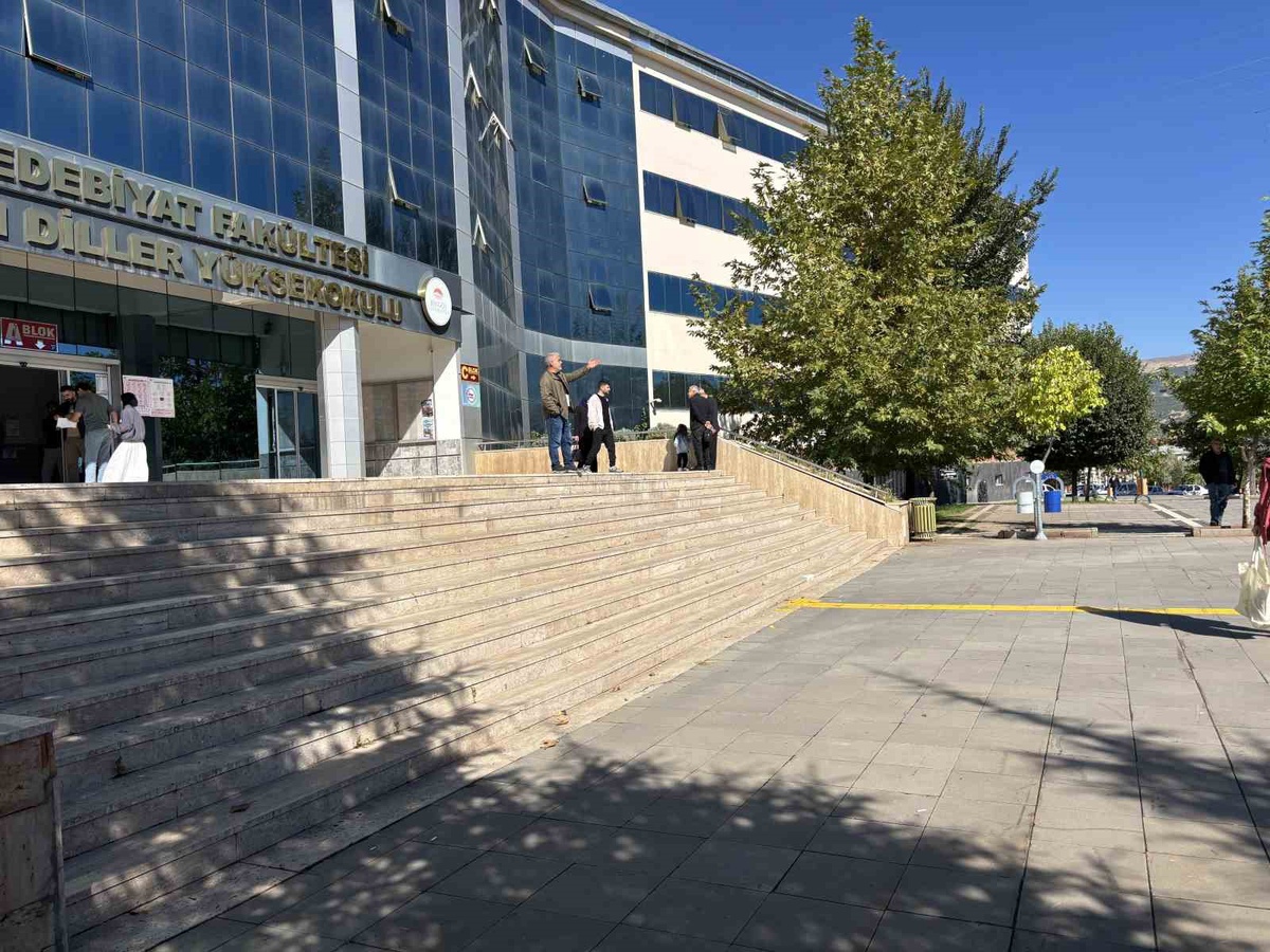 Bingöl\'de KPSS ön lisans sınavı başladı, adaylar 120 soru için 130 dakika ter döktü