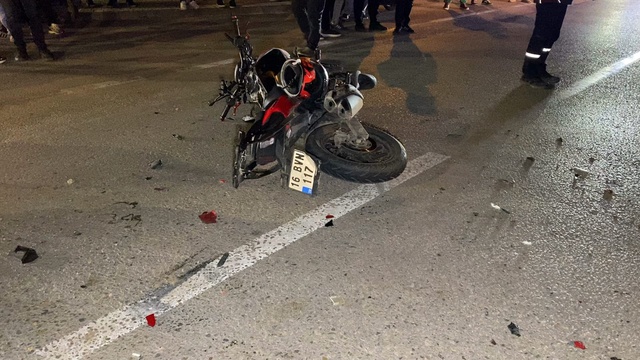 İnegöl'de feci kaza! Motosiklet vinçle çarpıştı, 21 yaşındaki sürücü öldü